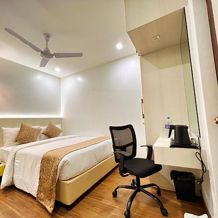 White House By Maxxvalue Service Apartments Bandra Bombay Extérieur photo