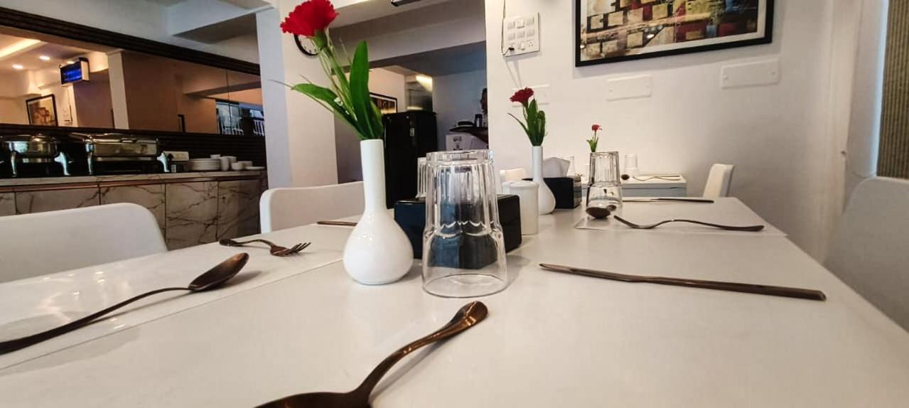 White House By Maxxvalue Service Apartments Bandra Bombay Extérieur photo