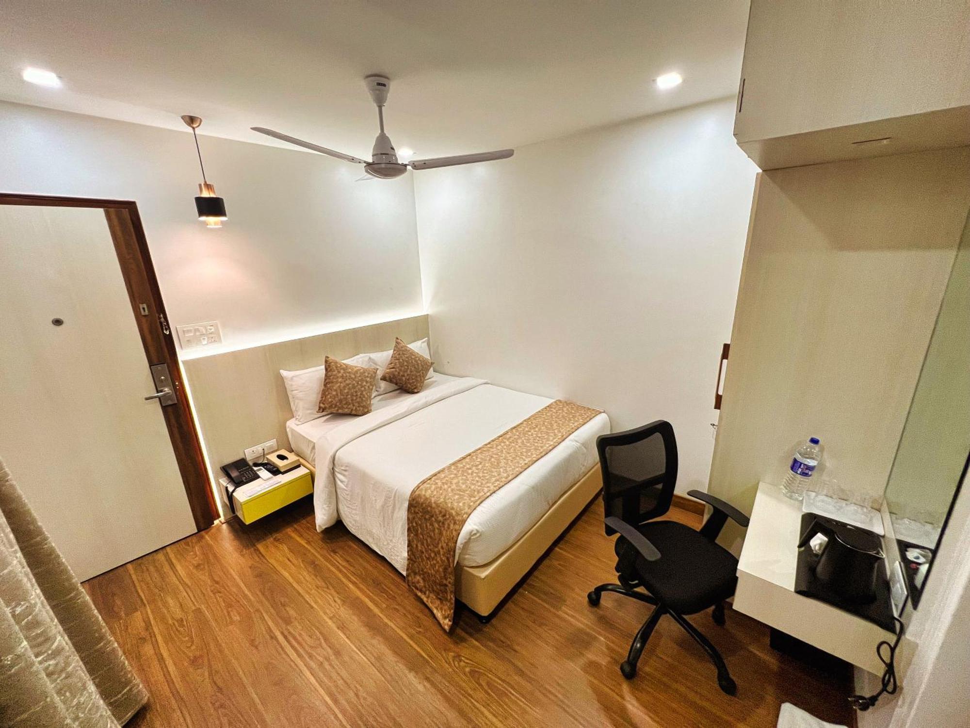 White House By Maxxvalue Service Apartments Bandra Bombay Extérieur photo